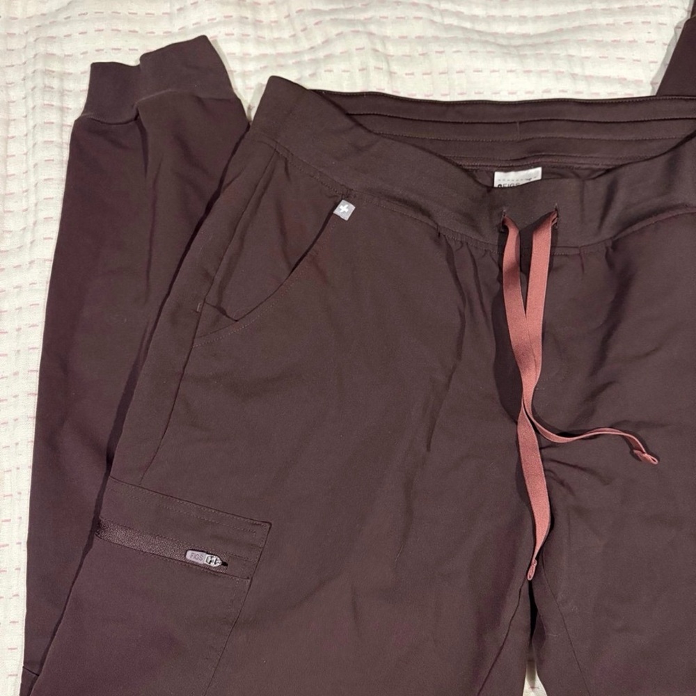 Women’s Figs Espresso Zamora Jogger (L)